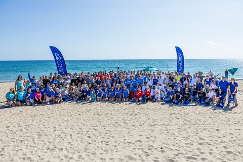 4ocean team members celebrate milestone
