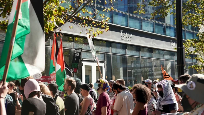 Aid groups protesting Israel's restrictions