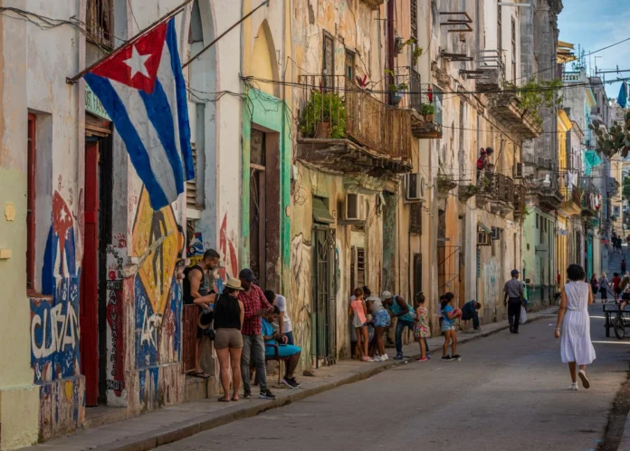 Cuban residents as EU sends aid for Cuba